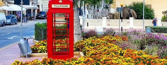 Cabina de teléfonos roja en Malta